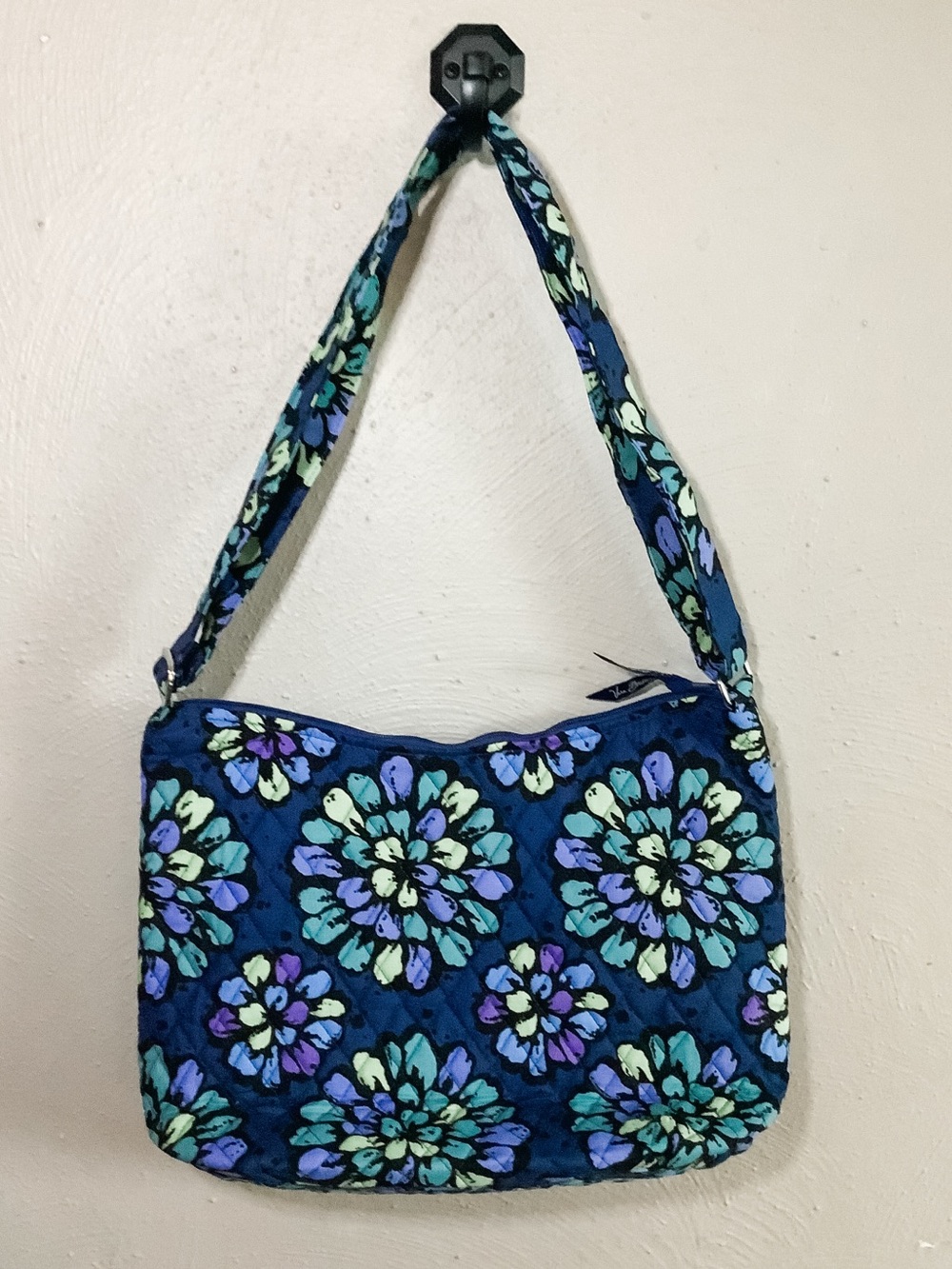 NWT Vera Bradley Crossbody Hobo Bag in retired pattern Indigo Pop